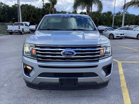 Used 2018 Ford Expedition Max XLT w/ Equipment Group 202A RWD image 2