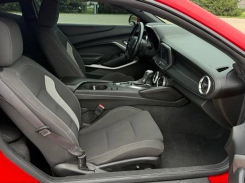 Used 2017 Chevrolet Camaro LT RWD image 22