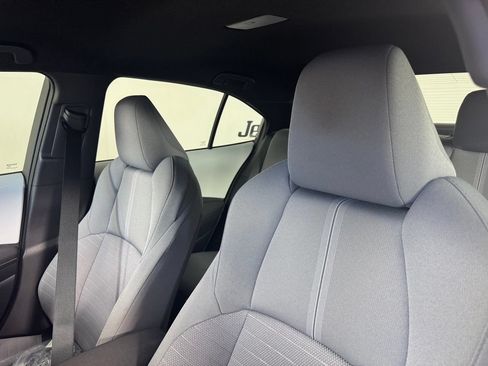 Used 2026 Toyota Corolla SE FWD image 10
