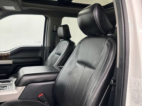 Used 2020 Ford F150 Lariat w/ Equipment Group 502A Luxury AWD/4WD image 12