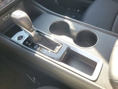 Used 2025 Nissan Altima 2.5 S FWD image 17