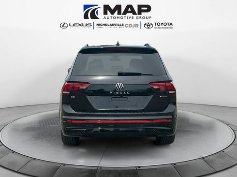 Used 2023 Volkswagen Tiguan SE R-Line AWD/4WD image 4