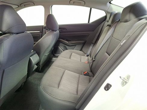 Used 2023 Nissan Altima 2.5 SV image 12