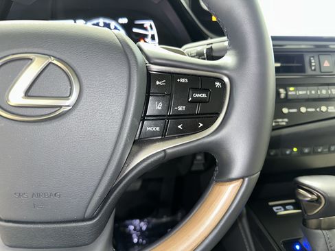 Certified 2025 Lexus ES 350 w/ Accessory Package (Z2) FWD image 20