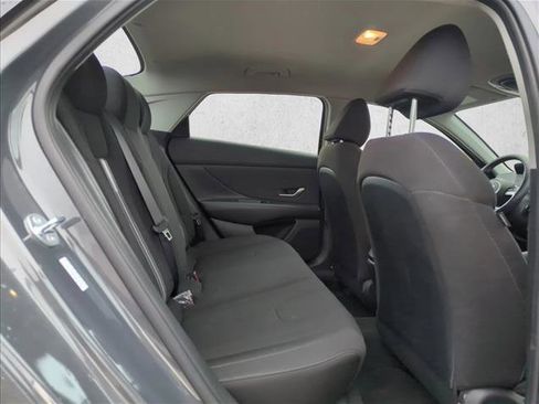 Used 2023 Hyundai Elantra SEL w/ Convenience Package image 16