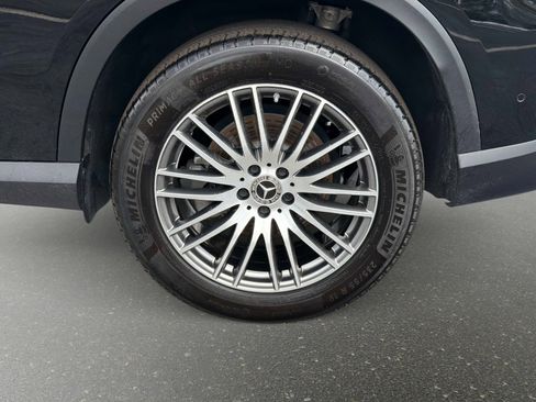 Used 2025 Mercedes-Benz GLC 300 4MATIC image 14