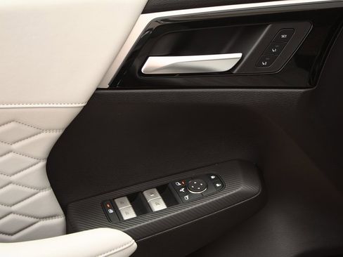 New 2025 Mitsubishi Outlander SEL image 14