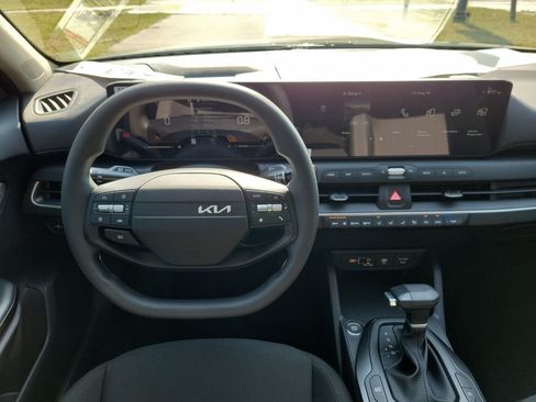 New 2026 Kia K4 FWD image 17