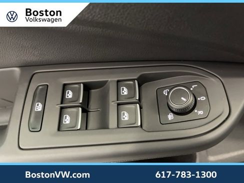 Used 2024 Volkswagen GTI Autobahn image 29