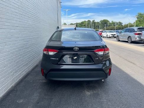 Used 2025 Toyota Corolla LE FWD image 3