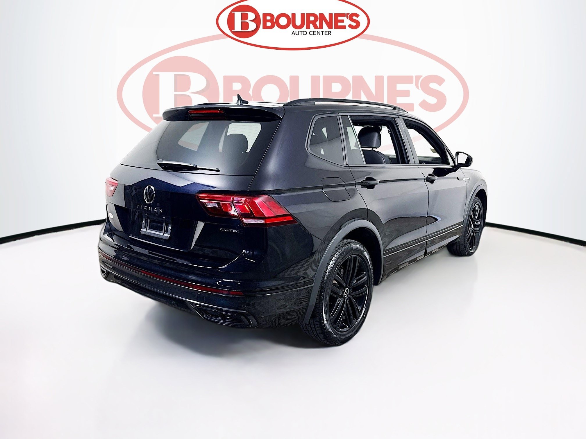 Used 2022 Volkswagen Tiguan SE R-Line AWD/4WD image 10