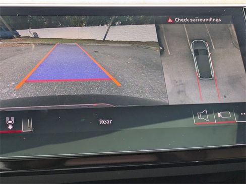 Used 2022 Audi e-tron Premium w/ Convenience Plus Package image 27