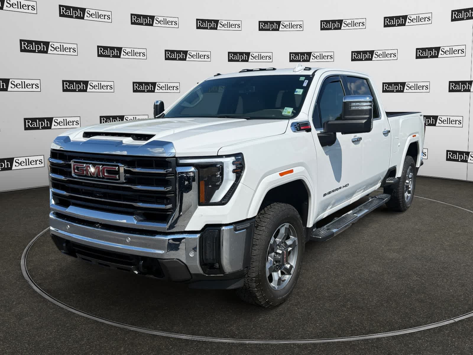 Used 2025 GMC Sierra 2500 SLT w/ SLT Premium Package AWD/4WD image 2