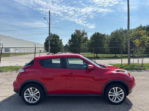 Used 2016 Nissan Juke S AWD/4WD image 2