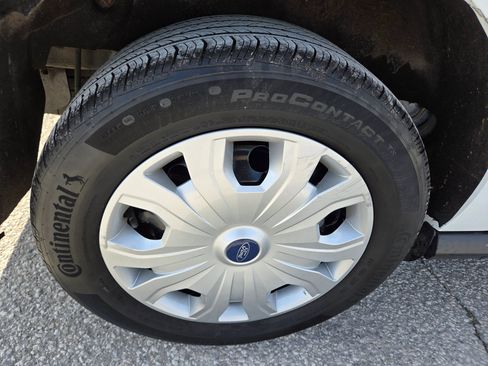 Used 2019 Ford Transit Connect XLT image 10
