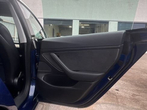 Used 2020 Tesla Model 3 Standard Range Plus RWD image 10