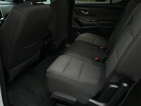 Used 2022 Chevrolet Traverse LT w/ Midnight/Sport Edition image 18