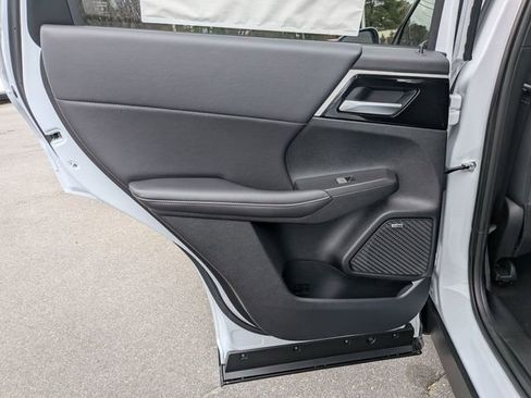 New 2026 Mitsubishi Outlander SE image 24