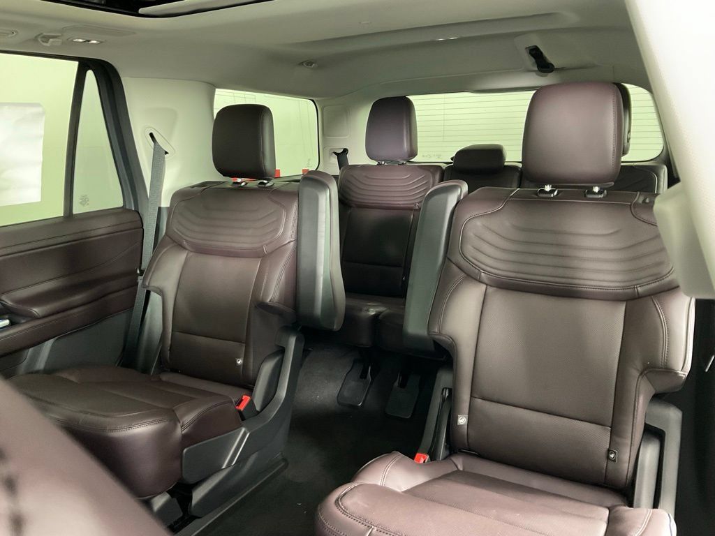 New 2026 Ford Expedition Platinum w/ Platinum Ultimate Package AWD/4WD image 16