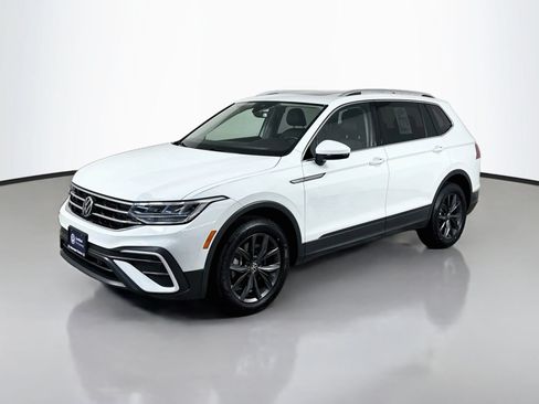 Certified 2022 Volkswagen Tiguan SE AWD/4WD image 1
