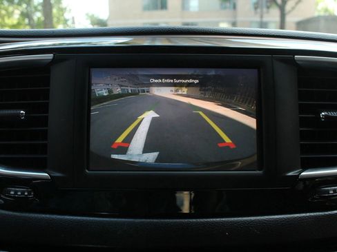 Used 2024 Chrysler Voyager LX FWD image 33