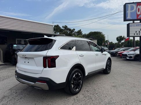 Used 2024 Kia Sorento S FWD image 7