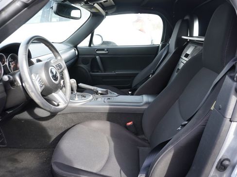 Used 2009 MAZDA MX-5 Miata Touring image 3