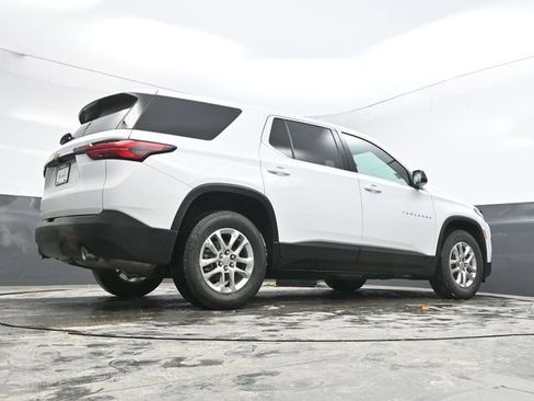 Used 2023 Chevrolet Traverse LS image 38