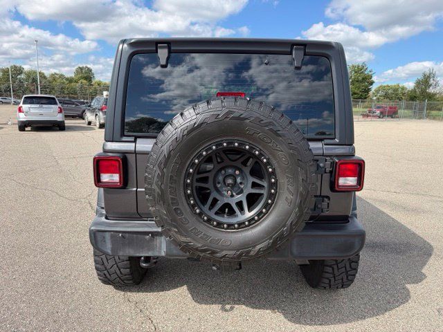 Used 2018 Jeep Wrangler Unlimited Sport AWD/4WD image 3
