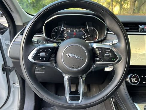 Used 2022 Jaguar F-PACE S AWD/4WD image 10