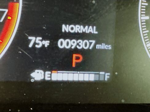 Used 2025 Honda HR-V LX image 18