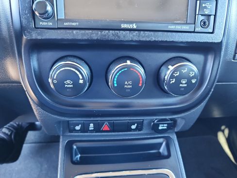 Used 2016 Jeep Patriot High Altitude image 29