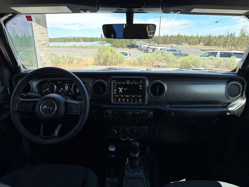 Used 2023 Jeep Wrangler Unlimited w/ 8.4" Radio Group AWD/4WD image 10
