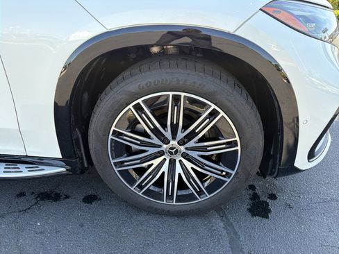 Used 2023 Mercedes-Benz EQS 580 4MATIC SUV image 13