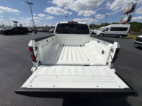 Used 2025 Nissan Frontier PRO-4X AWD/4WD image 28