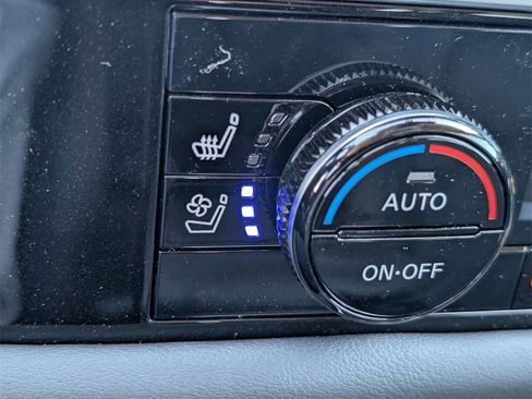 New 2025 Nissan Pathfinder Platinum w/ Black Appearance Package image 14