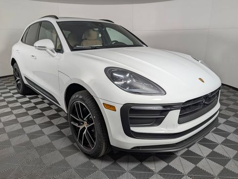 New 2026 Porsche Macan image 9