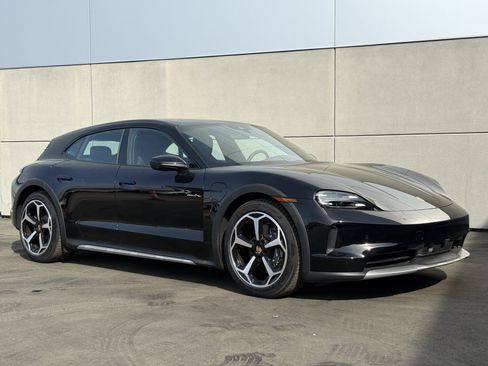 Used 2025 Porsche Taycan 4 Cross Turismo image 8