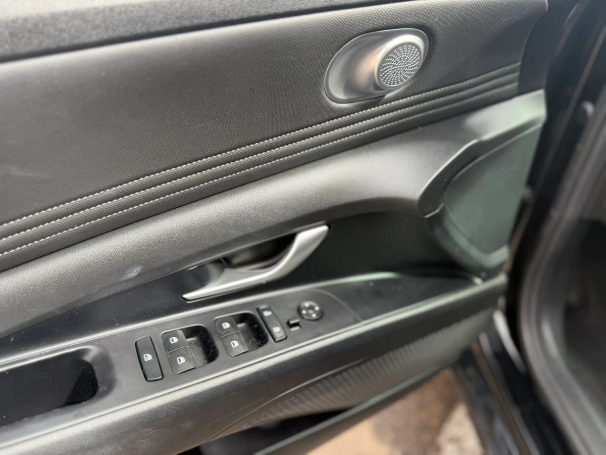 Used 2023 Hyundai Elantra SEL w/ Convenience Package FWD image 35