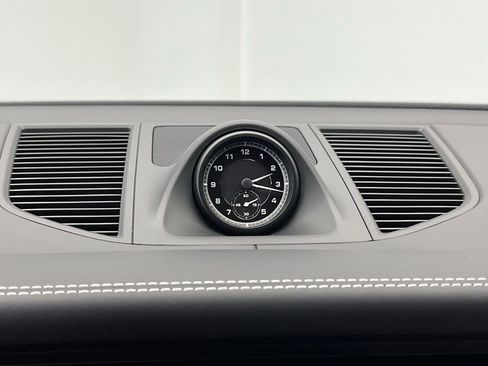 New 2026 Porsche Macan AWD/4WD image 12