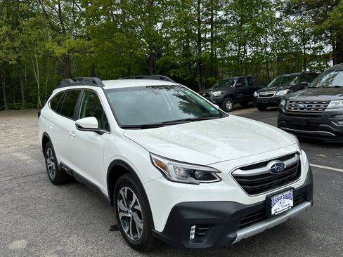 Used 2022 Subaru Outback Limited image 3