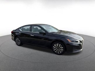 Used 2025 Nissan Altima 2.5 SV video 2