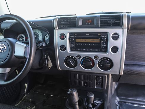 Used 2007 Toyota FJ Cruiser 4WD image 14