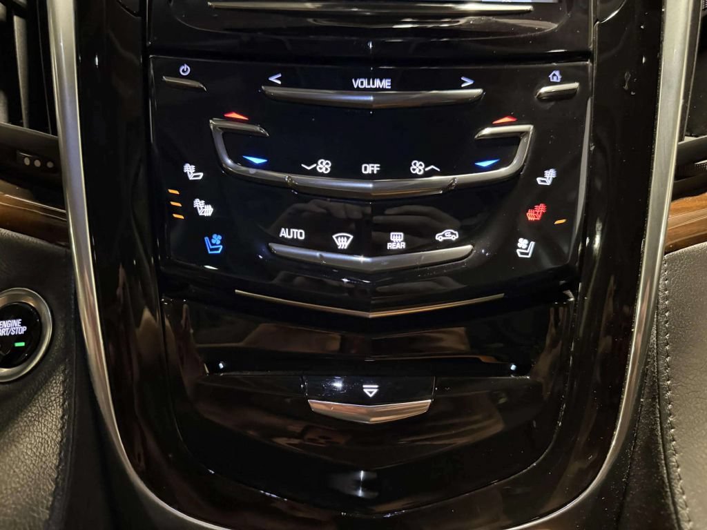Used 2018 Cadillac Escalade Premium Luxury AWD/4WD image 37