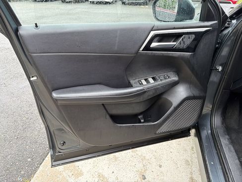 Used 2024 Mitsubishi Outlander SE FWD image 14