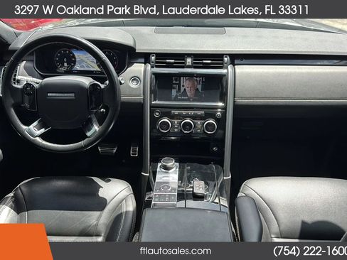 Used 2020 Land Rover Discovery HSE image 31