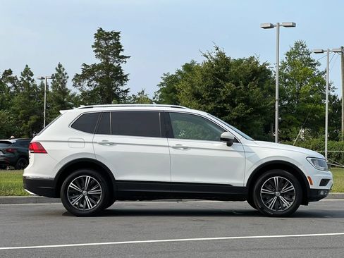 Used 2018 Volkswagen Tiguan SEL AWD/4WD image 6