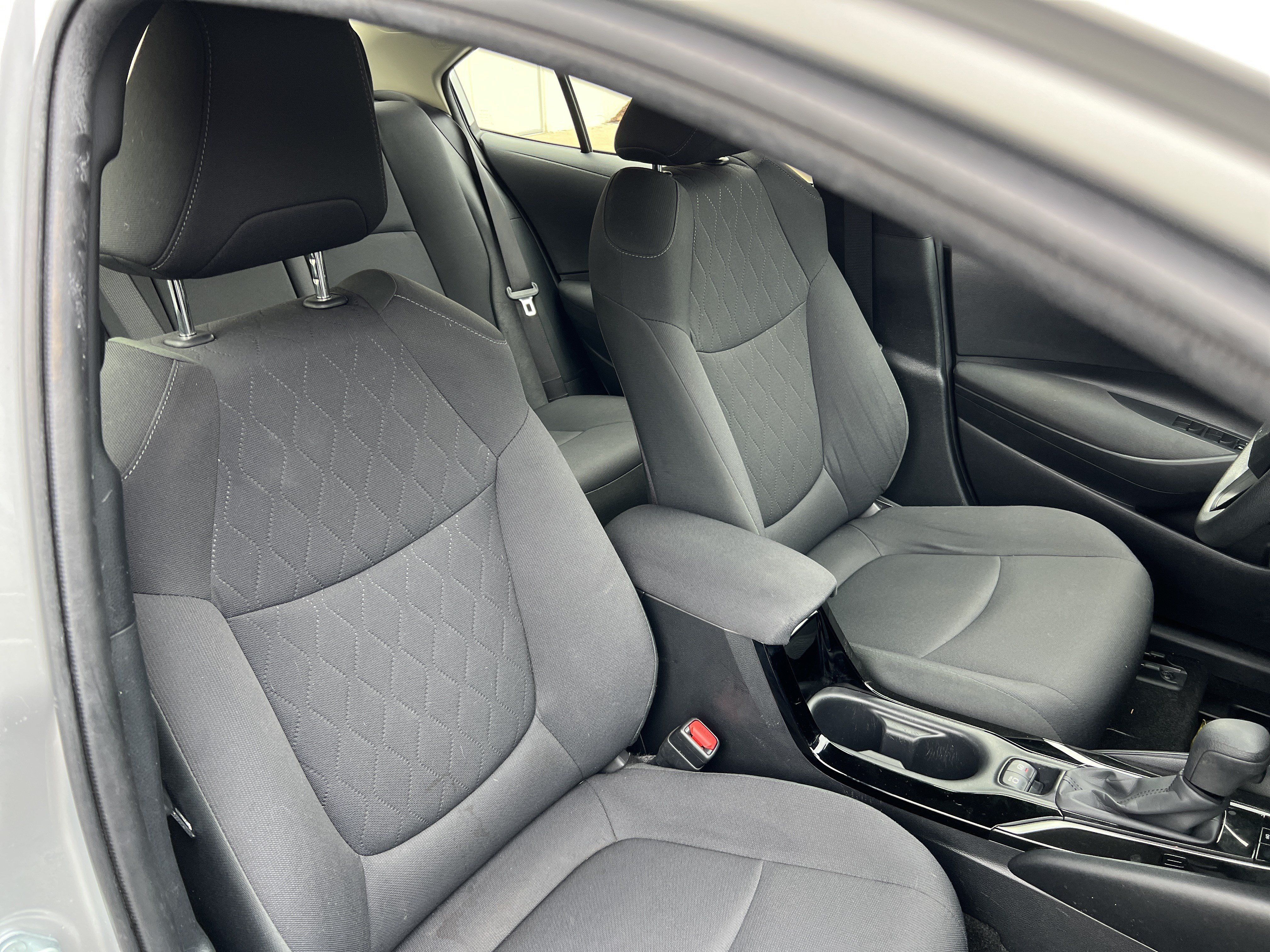 Certified 2021 Toyota Corolla LE FWD image 32
