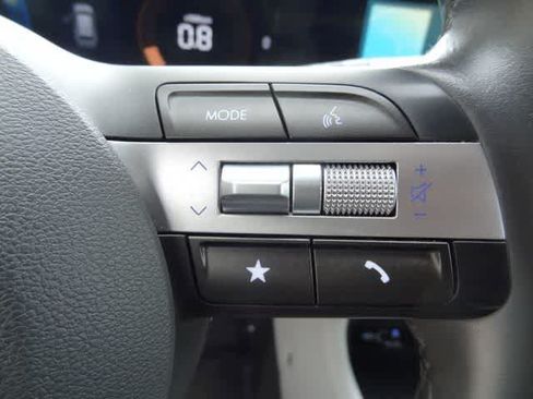 Used 2024 Hyundai Kona SEL FWD image 19