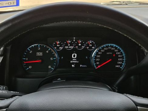 Used 2019 Chevrolet Suburban Premier AWD/4WD image 26